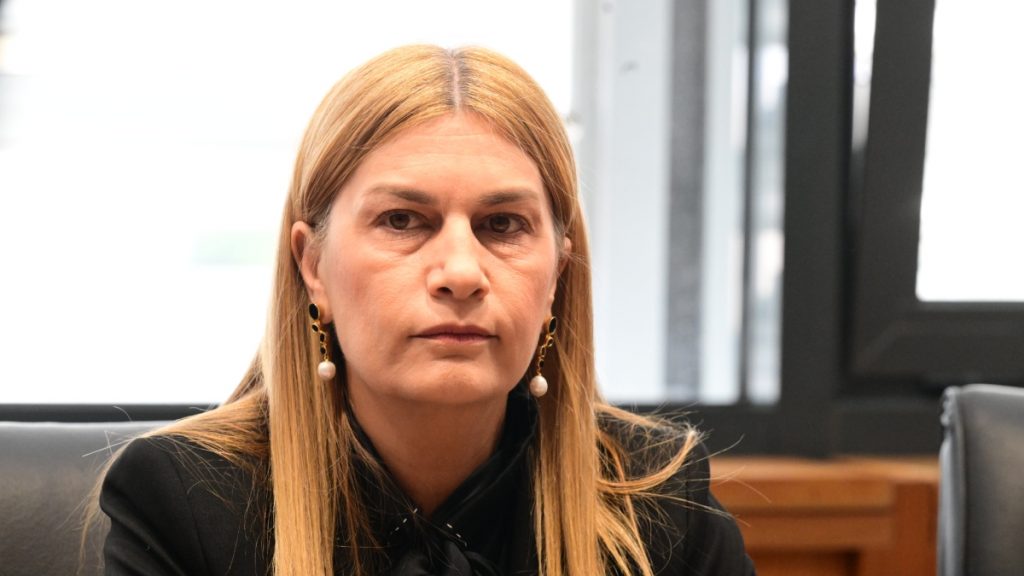 Βανδάλισαν το πολιτικό γραφείο της Σέβης Βολουδάκη – “Δεν θα καταφέρουν να με φιμώσουν”