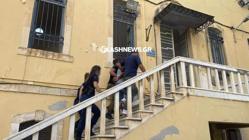 Χανιά: Στον ανακριτή ο 56χρονος που μαχαίρωσε την σύντροφο του 10 φορές (Βίντεο + Εικόνα)