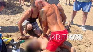 Χανιά: Ναυαγοσώστης σώζει νεαρό από βέβαιο πνιγμό