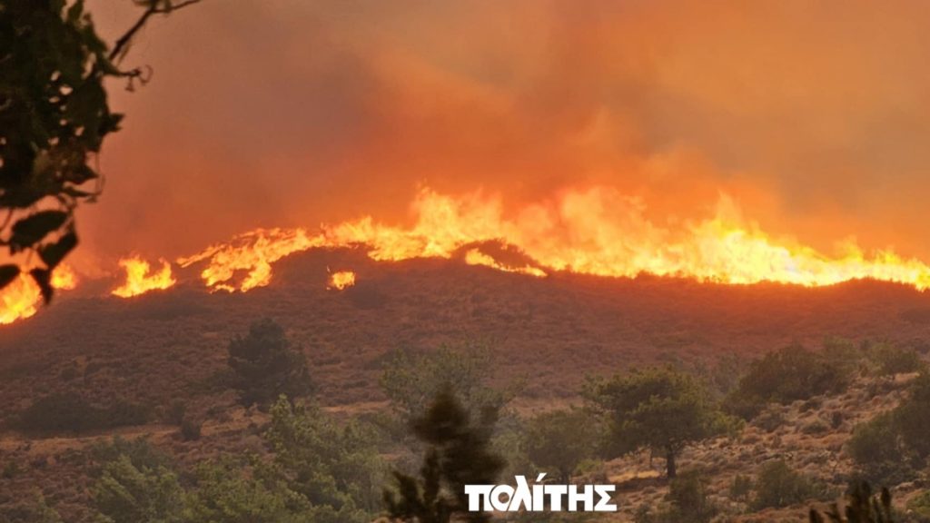 Φωτιά στη Χίο: Ήχησε ξανά το 112 για εκκενώσεις 5 οικισμών