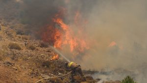 Φωτιά στη Χίο: Μήνυμα από το 112 για εκκένωση της περιοχής Καμπιά