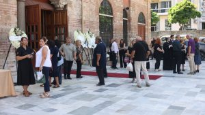 Θεσσαλονίκη: Πλήθος κόσμου στο τελευταίο «αντίο» στον καθηγητή του ΑΠΘ, Χρυσόστομο Σταμούλη (pics)