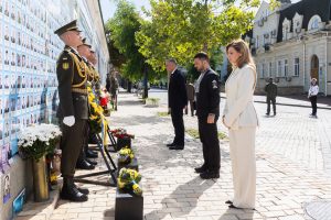 Ζελένσκι για Ημέρα Ανεξαρτησίας: «Οι Ουκρανοί παίρνουν τη μοίρα τους στα χέρια τους»