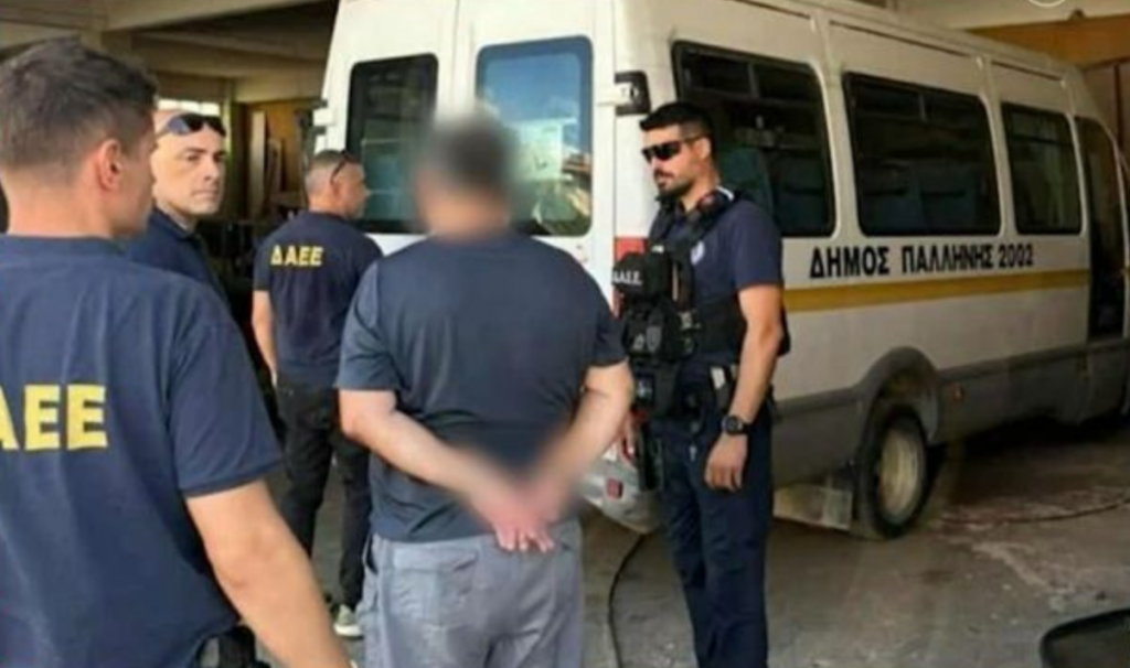 Παλλήνη: Το λευκό βαν και οι κάμερες “έκαψαν” τον εμπρηστή δημοτικό υπάλληλο – “Περνούσε από ψυχομετρικά τεστ”