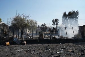 Φωτιά στην Κερατέα: Αυτό είναι το σπίτι που βρέθηκε νεκρός ο ηλικιωμένος (εικόνες & βίντεο)
