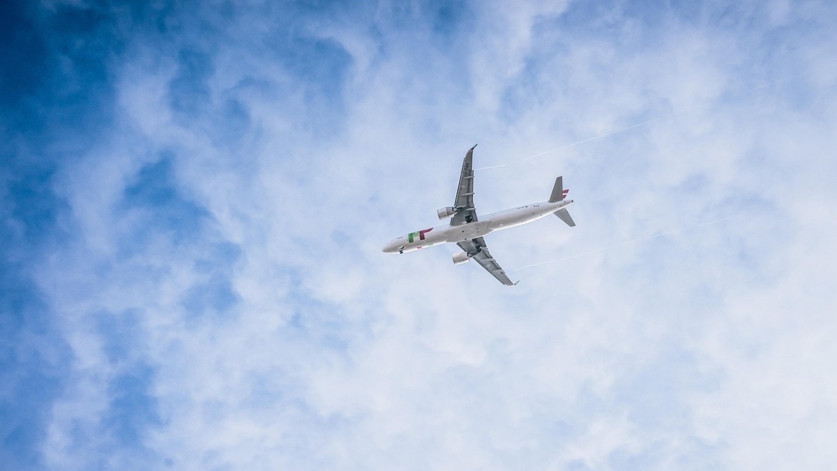 ΙΕΑ: Η Ευρώπη έχει αποθέματα καυσίμων αεροσκαφών για 6 βδομάδες – Πιθανή η ακύρωση πτήσεων, τα μέτρα της ΕΕ