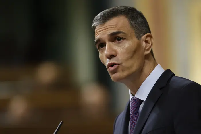 Πέδρο Σάντσεθ: «Όχι στον πόλεμο – Οι πραγματικοί σύμμαχοι δεν οφείλουν τυφλή υπακοή σε μια απερίσκεπτη πορεία»