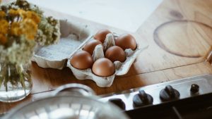 Σήμα κινδύνου από καθηγητή: Μολυσμένα αυγά δεν αποκλείεται να έχουν διοχετευθεί στην αγορά