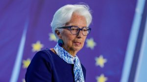 Λαγκάρντ για την κρίση στη Γαλλία: Η πτώση οποιασδήποτε κυβέρνησης στην ευρωζώνη θα ήταν “ανησυχητική”