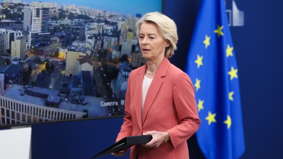 Η Κομισιόν επιβεβαιώνει τις παρεμβολές στο αεροσκάφος της Φον ντερ Λάιεν – “Δείχνει” τη Μόσχα