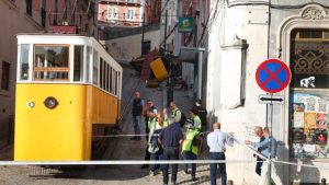 Πορτογαλία: Νέες μαρτυρίες για το μοιραίο τελεφερίκ, “θα πεθάνουμε όλοι εδώ” – Αναγνωρίστηκαν τα πρώτα από τα 16 θύματα