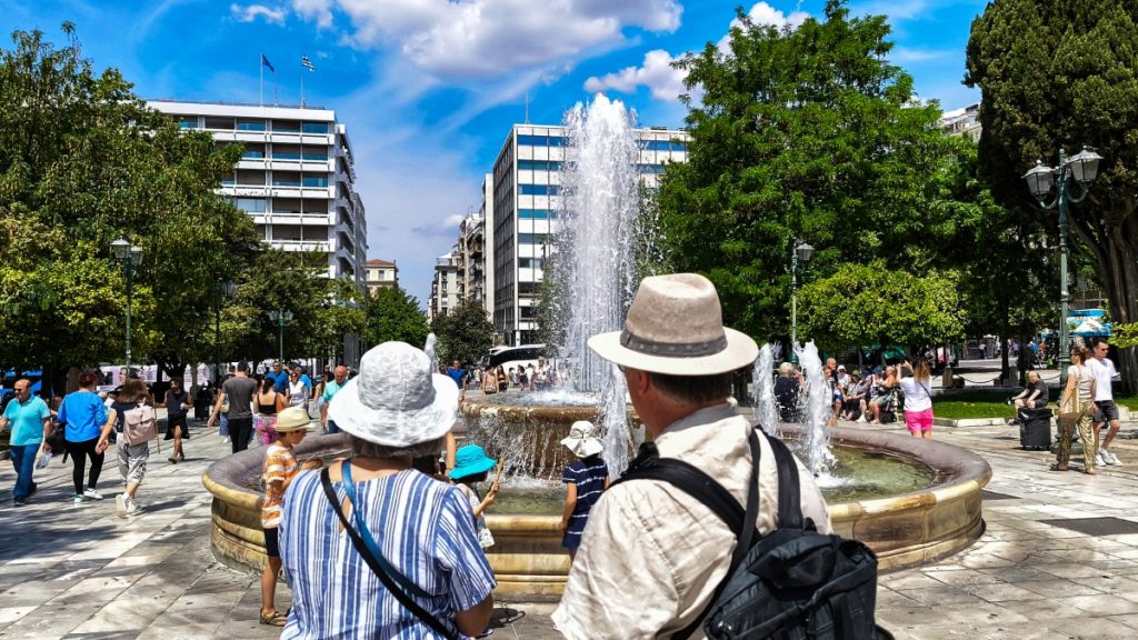 Ζεστός ο καιρός σήμερα, πού θα φτάσει η θερμοκρασία – Άνεμοι 7 μποφόρ στο Αιγαίο