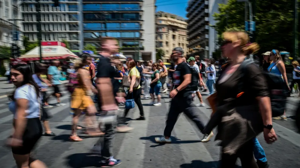 Η “ακτινογραφία” του φορολογικού πακέτου της ΔΕΘ: Τι αλλάζει για μισθωτούς, οικογένειες με παιδιά, συνταξιούχους – Παραδείγματα