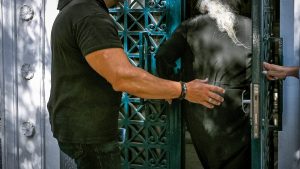 Μέγα Σπήλαιο: Ο ηγούμενος ήθελε να πουλήσει και άγαλμα της θεάς Αρτέμιδος έναντι 10 εκατ. ευρώ – Το ψάχνουν σε χωράφια