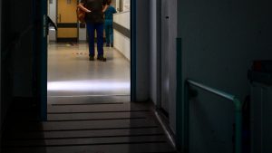 Ιπποκράτειο: Ελεύθερος με περιοριστικό όρο ο καρδιοχειρουργός με το “φακελάκι” – Την Παρασκευή η δίκη του