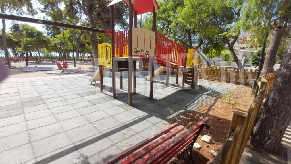 Μέγαρα: Ακατάλληλες και οι 5 παιδικές χαρές του δήμου – “Τις σφραγίσαμε, γιατί δεν είναι πιστοποιημένες” (Φωτογραφίες)