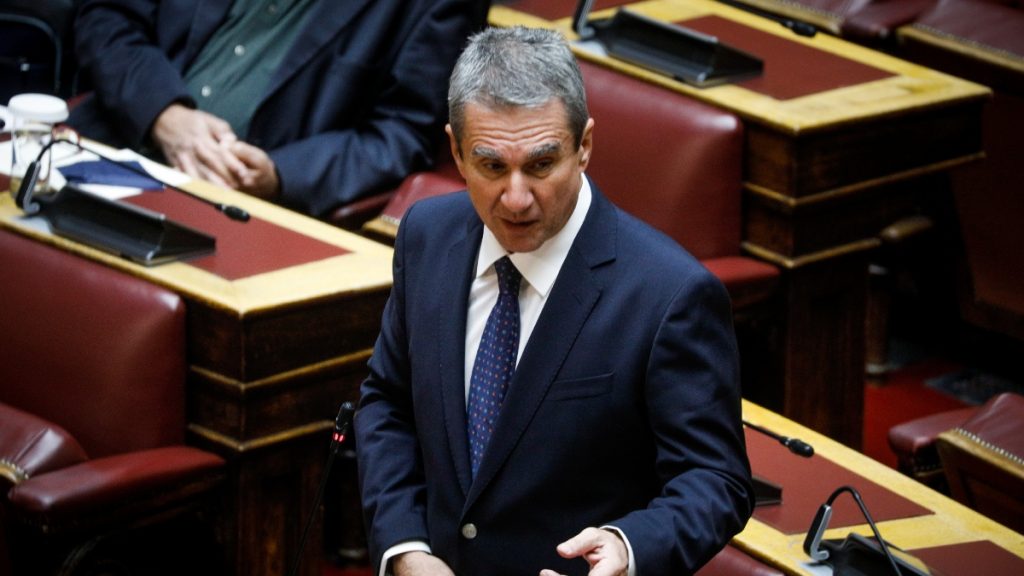 Λοβέρδος για προσχώρηση στη ΝΔ: “Υπηρετώ την επιλογή της σταθερότητας – Δεν θα ανοίξω βεντέτα με το ΠΑΣΟΚ”