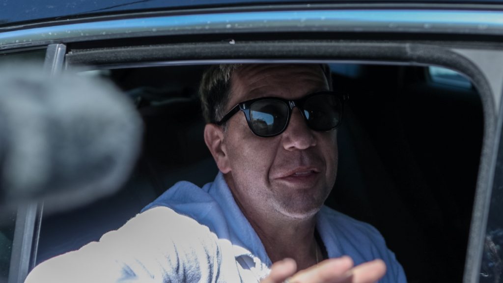 Γιώργος Μαζωνάκης: Τα πρώτα λόγια της μητέρας του μετά το σοβαρό χειρουργείο – “Τι κάνει ο γιος μου;”