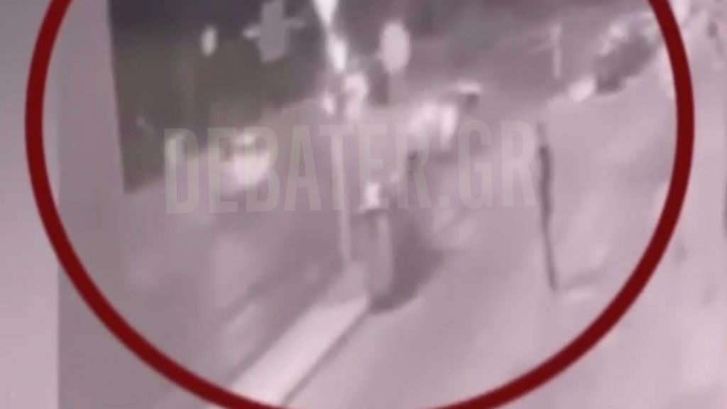 Καραμπόλα στη Βουλιαγμένης: Επέστρεφε από τη δουλειά της η 64χρονη που σκοτώθηκε – “Τρέχουν και παίρνουν μαζί τους αθώους”