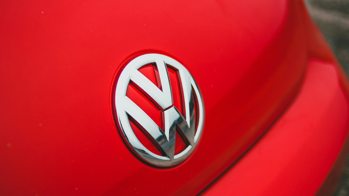 Η Volkswagen δέχεται πλήγμα 5,11 δισ. λόγω της αποχώρησης της Porsche από τα ηλεκτρικά οχήματα