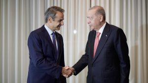 Τα βλέμματα στην αποψινή συνάντηση Μητσοτάκη με Ερντογάν – Η βαριά ατζέντα και τα “αγκάθια”