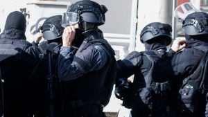 Στα πρότυπα της ΕΚΑΜ και της ΟΠΚΕ η νέα ομάδα αστυνόμευσης που μπαίνει στους καταυλισμούς Ρομά – Πώς θα γίνεται η περιφρούρηση