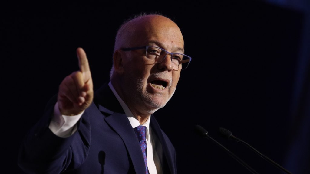 Φλωρίδης για Τέμπη: “Η κυβέρνηση δεν μπορεί να παρέμβει στη Δικαιοσύνη” – Σφοδρά “πυρά” στον Τσίπρα