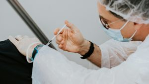 Τα εμβόλια που πρέπει να κάνουν οι ασθενείς με καρκίνο