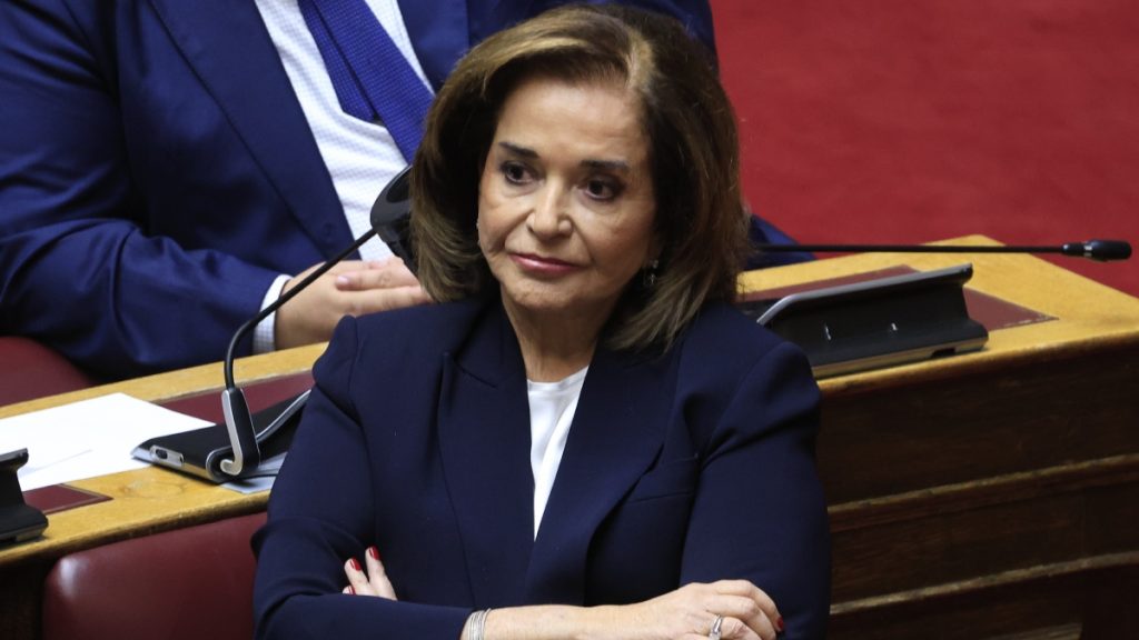 Η ανάρτηση της Ντόρας Μπακογιάννη για τον Παύλο Μπακογιάννη – “Για μας είναι πάντα εδώ”