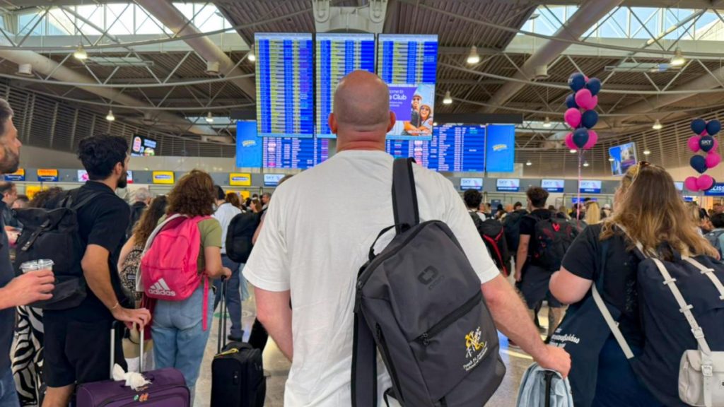 Σοβαρές καθυστερήσεις στο “Ελ. Βενιζέλος” λόγω του “κόφτη” στις αφίξεις – Τι λένε οι ελεγκτές εναέριας κυκλοφορίας