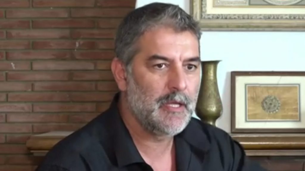 Μπισμπίκης για το τροχαίο στη Φιλοθέη: “Μου έφυγε το τιμόνι και προκάλεσα ζημιά σε παρκαρισμένα ΙΧ”