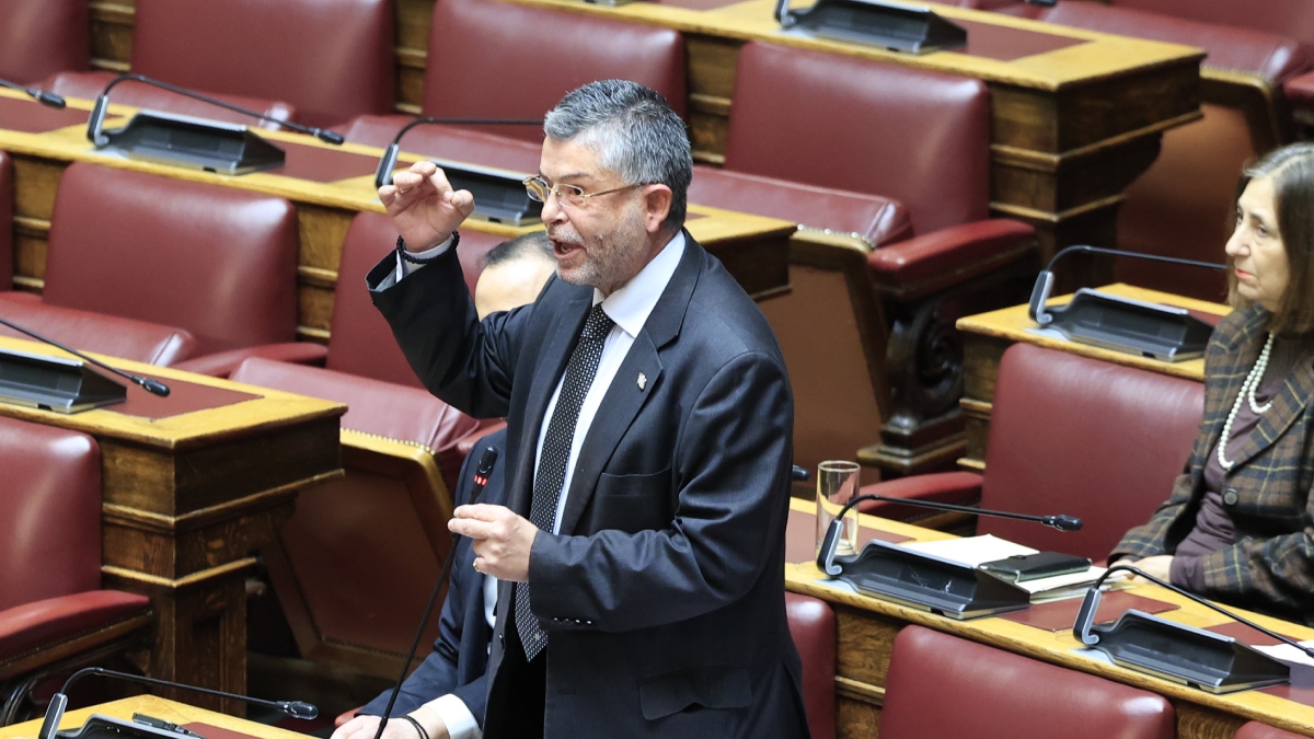 Παύλος Σαράκης: Ποιος είναι ο βουλευτής με το “χρυσό” πόθεν έσχες – Η απόπειρα δολοφονίας σε βάρος του με βιτριόλι