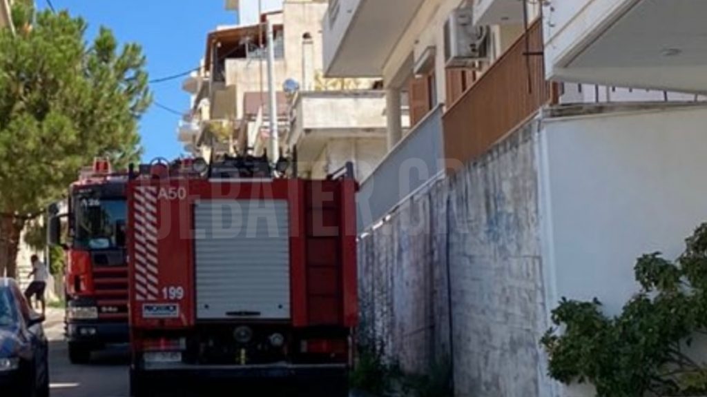 Φωτιά σε διαμέρισμα στον Πειραιά – Επί τόπου ισχυρή πυροσβεστική δύναμη
