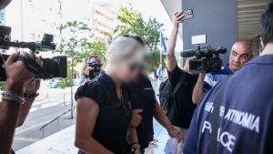 Τροχαίο στη Θέρμη: Ελεύθερη με περιοριστικούς όρους η 45χρονη οδηγός της Porsche