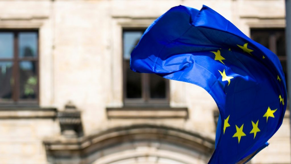 Ευρωβαρόμετρο 2025: 9 στους 10 ζητούν περισσότερη προστασία και ενότητα από την ΕΕ – Τι λένε οι Έλληνες