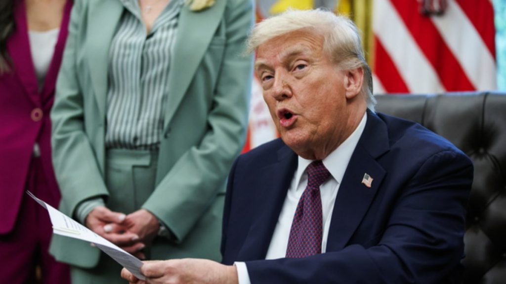 Τραμπ: Κατέθεσε αγωγή 15 εκατ. ευρώ κατά των New York Times – “Από τις χειρότερες εφημερίδες της χώρας”