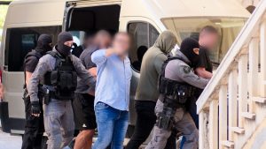 Μαφία της Κρήτης: Αυτή την ώρα οι απολογίες των πρώτων 17 εμπλεκομένων – Έρχονται κι άλλες συλλήψεις (βίντεο)