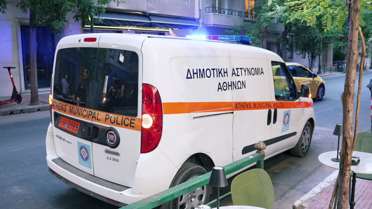 Δήμος Αθηναίων: Προσωρινό “λουκέτο” σε 38 καταστήματα για υπέρβαση κοινόχρηστου χώρου