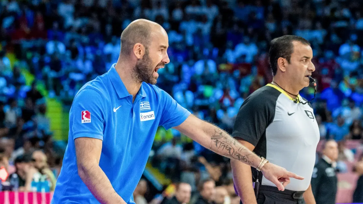 EuroBasket 2025 – Ξέσπασε ο Σπανούλης για τη διαιτησία: “Δεν μπορεί ο Γιάννης Αντετοκούνμπο να ικετεύει για να πάρει φάουλ”