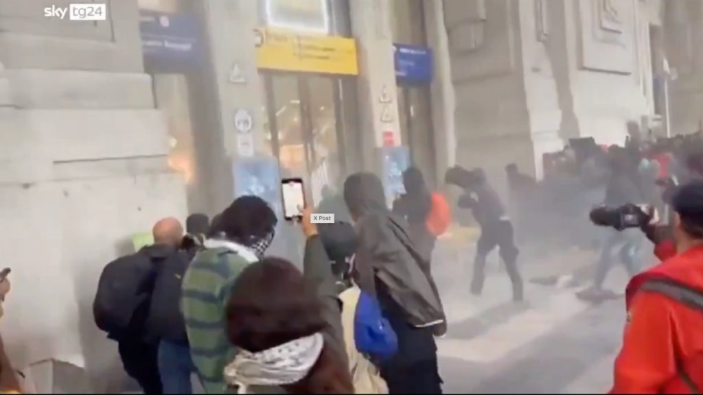 Ιταλία: Μαζικές φιλοπαλαιστινιακές διαδηλώσεις προκαλούν επεισόδια σε Μιλάνο και Νάπολη