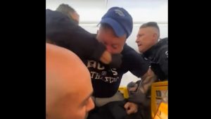 Αναστάτωση σε πτήση από Βρετανία για Ισπανία – Μεθυσμένοι επιβάτες ήρθαν στα χέρια (βίντεο)