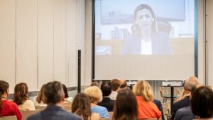 Ειρήνη Αγαπηδάκη: Παρουσίασε το Εθνικό Πρόγραμμα ΠΡΟΛΑΜΒΑΝΩ σε κράτη – μέλη της ΕΕ