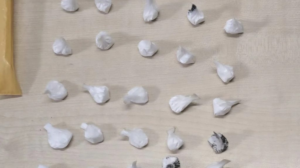 Άγιος Παντελεήμονας: Συνελήφθησαν δύο άτομα με 69 συσκευασίες κοκαΐνης έτοιμες προς διακίνηση