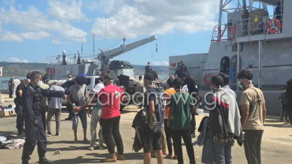 Αγυιά: Αδειάζει η Σούδα – Αναχωρούν οι τελευταίοι 364 μετανάστες (Βίντεο + Εικόνες)