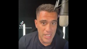 Αφέθηκε ελεύθερος ο πρώην αστυνομικός και TikToker Βαγγέλης Μπαταρλής