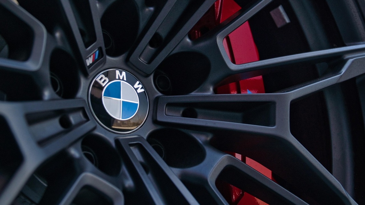 Η BMW ανακαλεί χιλιάδες αυτοκίνητα παγκοσμίως