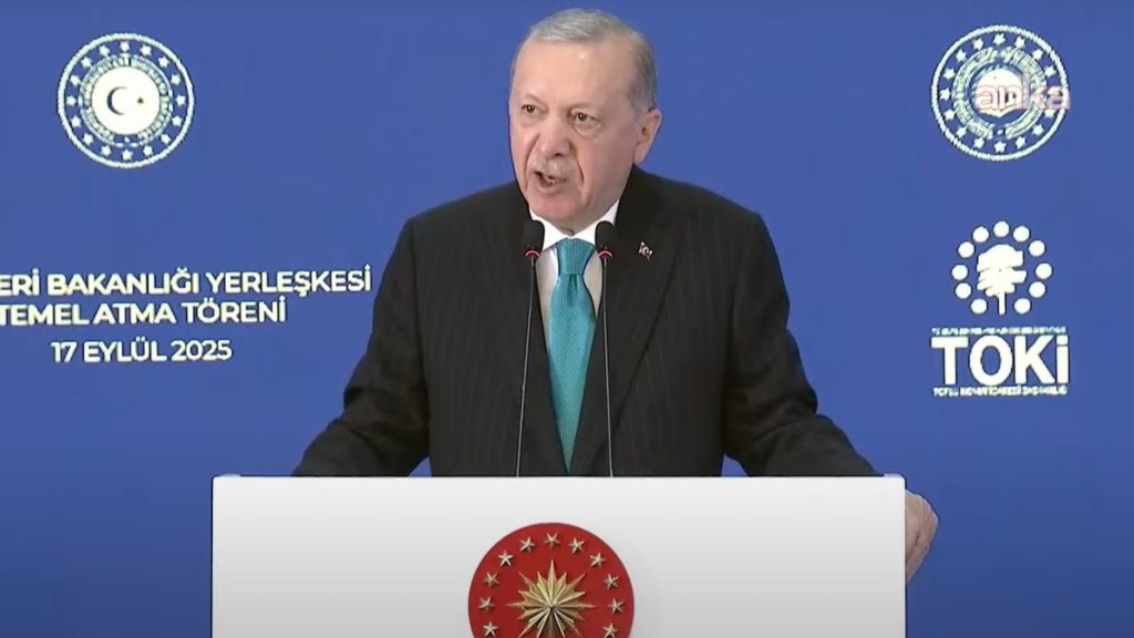 Το viral… παζάρι του Ερντογάν με τον κατασκευαστή του νέου κτιρίου του τουρκικού ΥΠΕΞ (βίντεο)