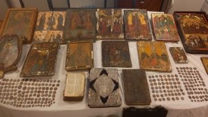 Καλάβρυτα: Αυτά είναι τα θρησκευτικά κειμήλια που προσπάθησε να πουλήσει ο ηγούμενος της Μονής Μεγάλου Σπηλαίου και τα μέλη της οργάνωσης