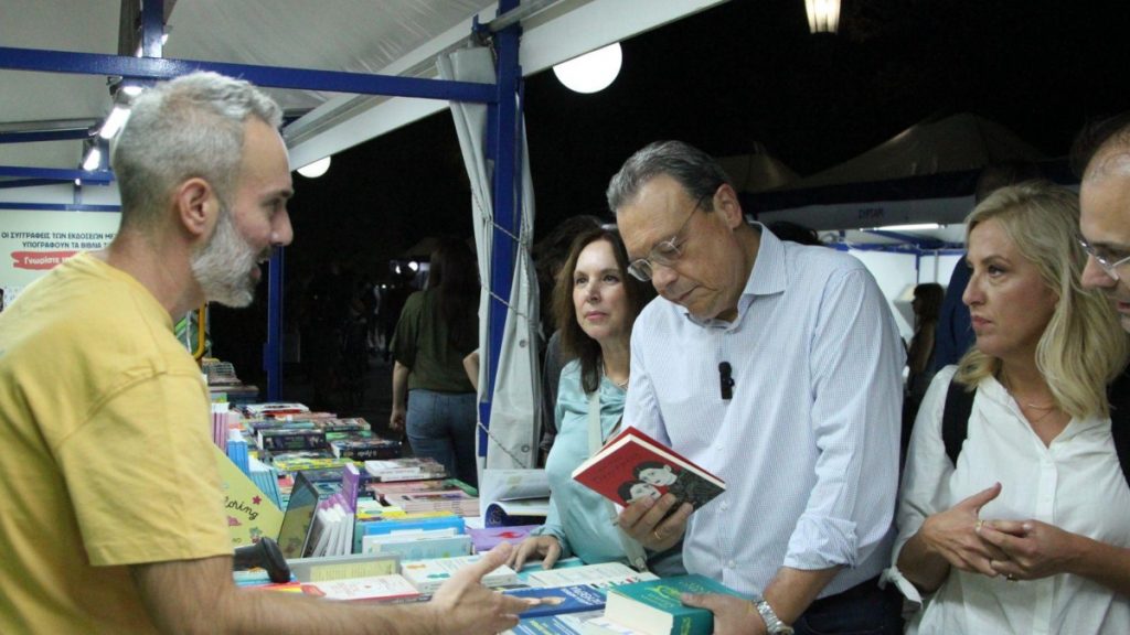 Φάμελλος: «Στηρίζουμε τους ανθρώπους του πνεύματος, απέναντι στην κυβέρνηση που αμφισβητεί ακόμα και την ελεύθερη γνώμη»