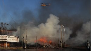 Φωτιά σε υπαίθριο χώρο επιχείρησης στις Αχαρνές – Ήχησε το 112 (Βίντεο)